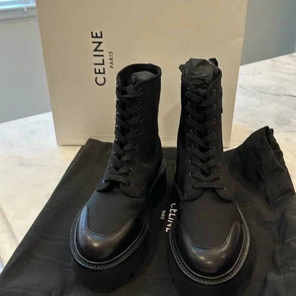 関税込 CELINE BULKY LACED UP BOOT in NYLON AND SHINY BULL Celine Bulky Laced Up Boots – MILNY PARLON